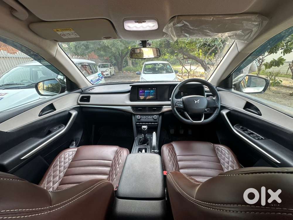 Mahindra Xuv700 Petrol 2023