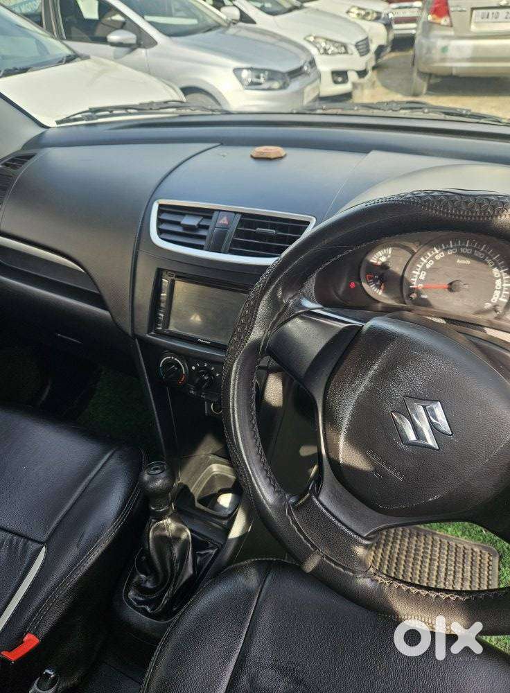 Maruti Suzuki Swift Lxi Optional-o, 2017, Petrol