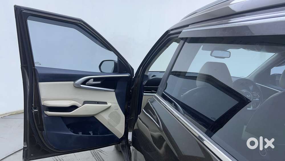 Kia Carens 1.4 Luxury Plus Dct 7 Str, 2022, Petrol