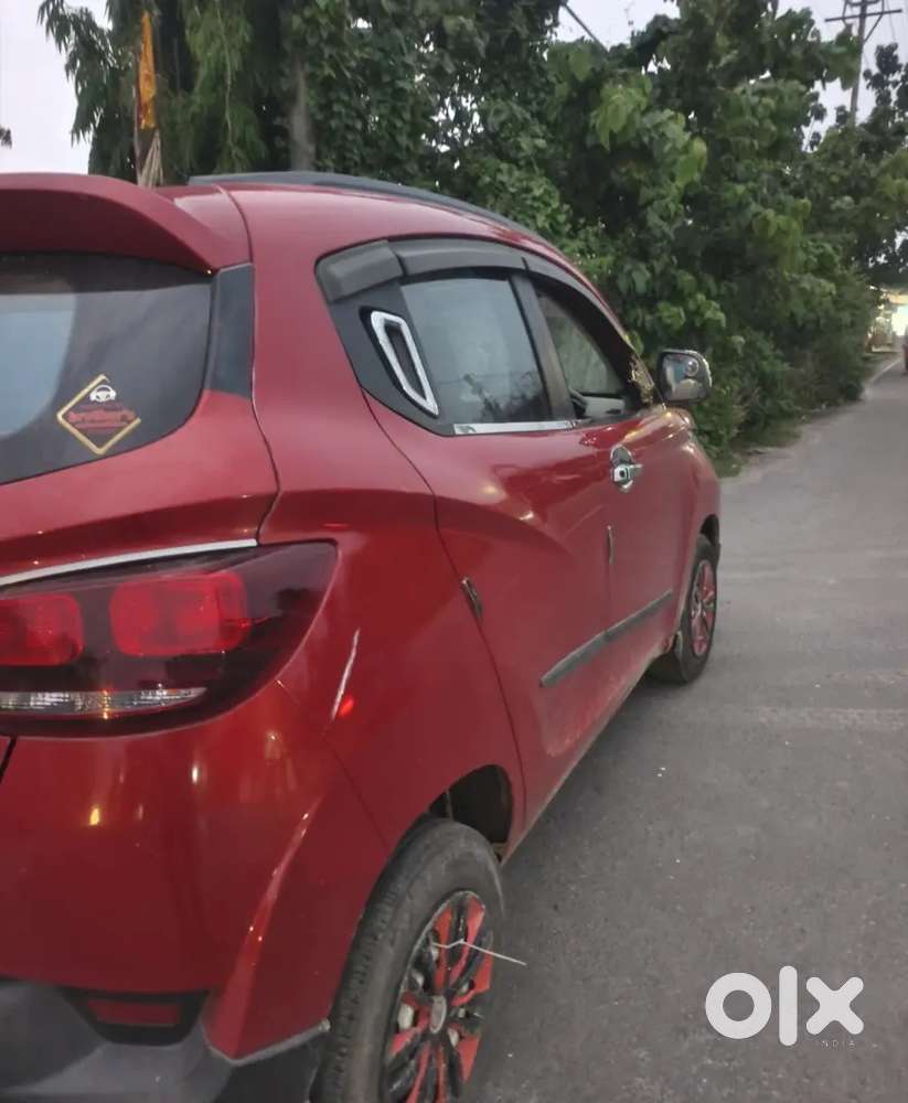 Mahindra Kuv 100 2016