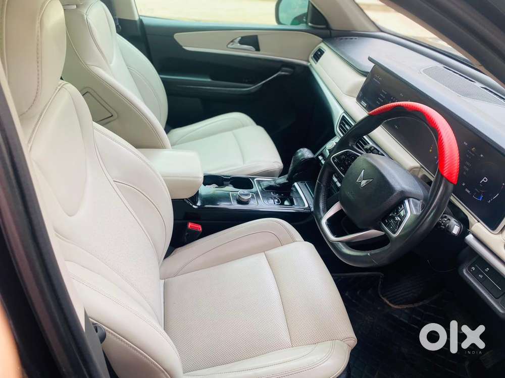 Mahindra Xuv700 2.2 Ax 7 Diesel At Luxury Pack Str, 2023, Diesel