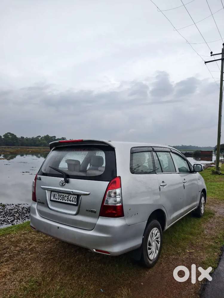 Toyota Innova 2010