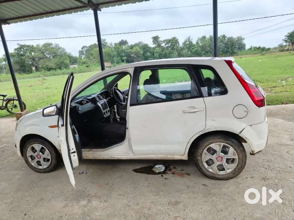 Ford Figo Petrol 2011 /7 Wa Mahkna Ha Hai  Gadi Mea Koi Bhi Prablam