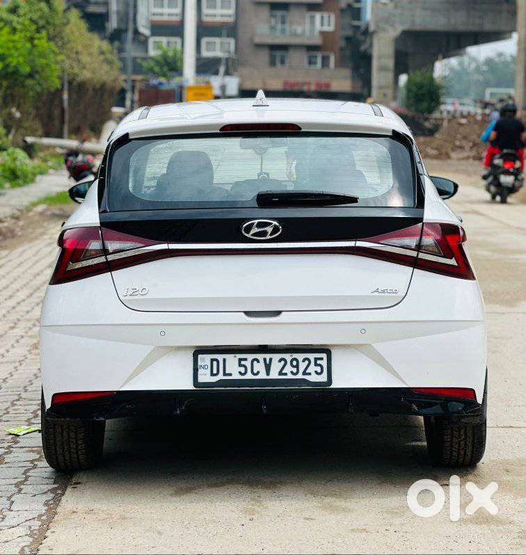 Hyundai I20 Asta (o) 1.2 Mt Dual Tone, 2023, Petrol