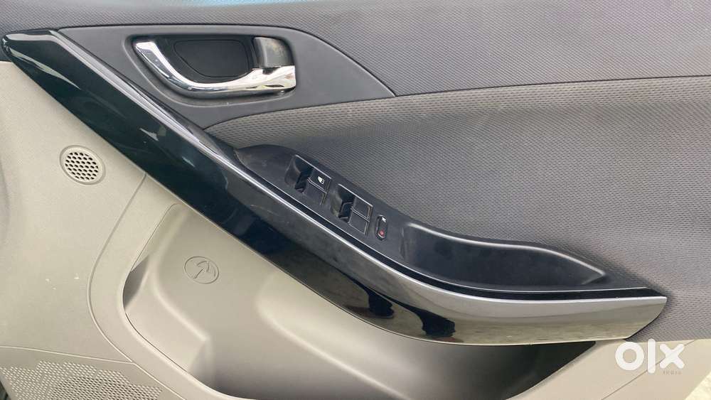 Tata Nexon 1.2 Revotron Xza Plus, 2019, Petrol