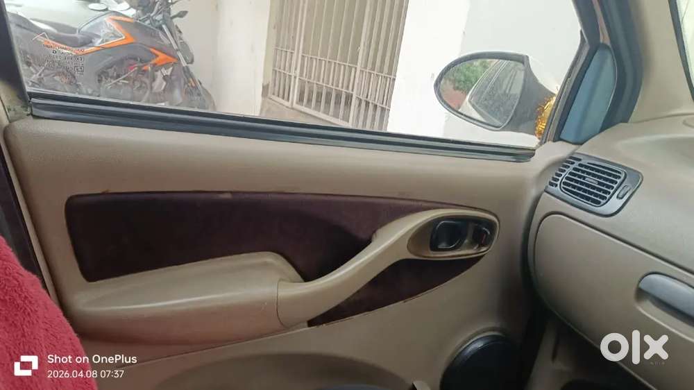 Well Maintained And Single Hand Use