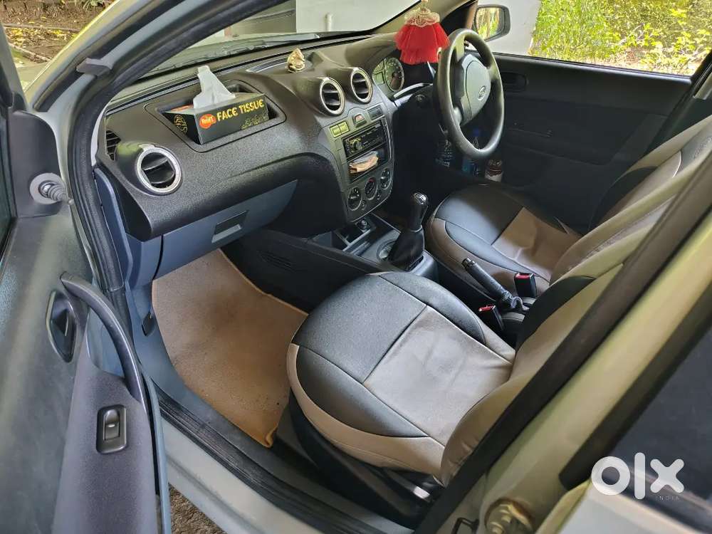 Ford Fiesta Classic Petrol 1.6lxi (metallic Chill Colour)