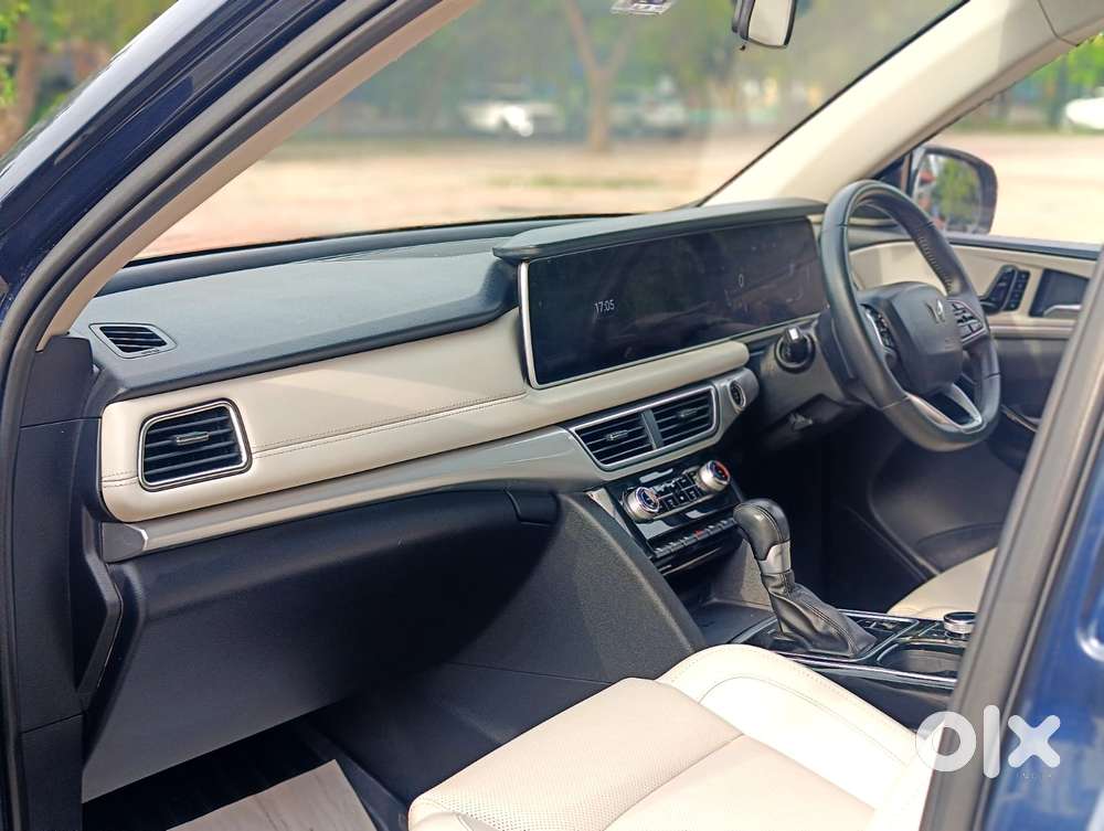 Mahindra Xuv700 2.0 Ax 7 Petrol At Luxury Pack Str, 2022, Petrol