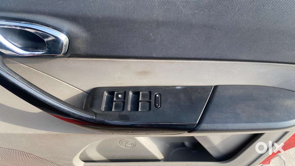 Tata Tiago 1.2 Revotron Xza, 2018, Petrol