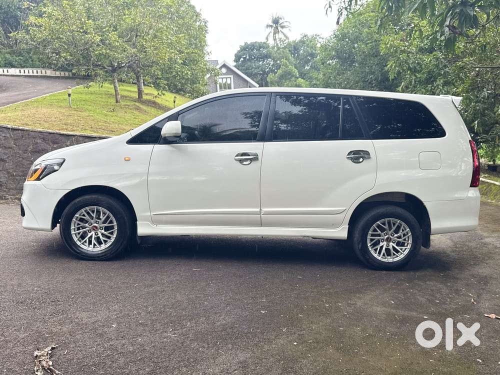 Toyota Innova 2.5 Gx 7 Str Bs-iii, 2015, Diesel