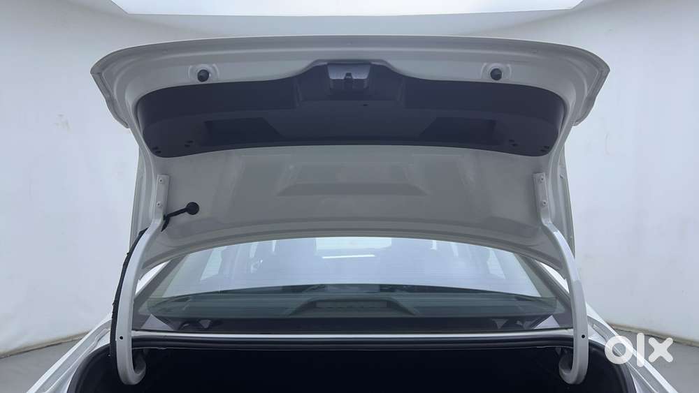 Volkswagen Virtus 1.0 Topline Tsi At, 2023, Petrol