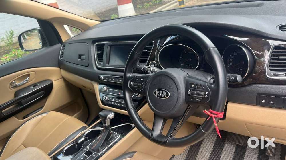Kia Carnival 7 Seater Limousine