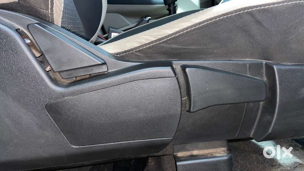 Renault Triber Rxz, 2022, Petrol