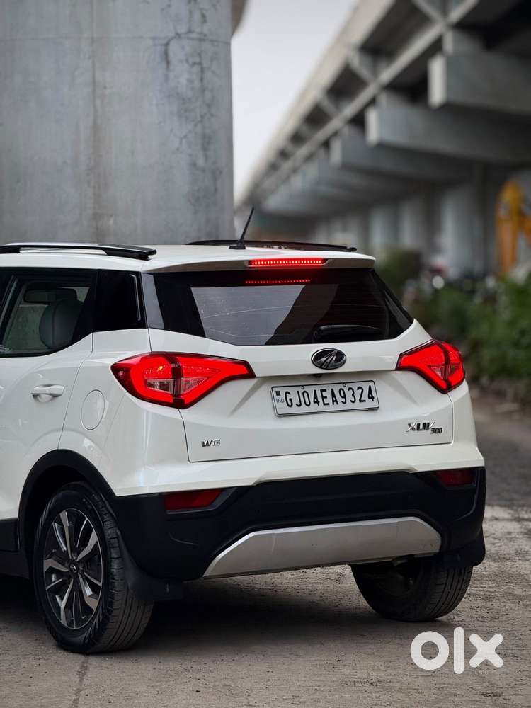 Mahindra Xuv300 W8 (o) 1.5 Diesel Amt, 2022, Diesel