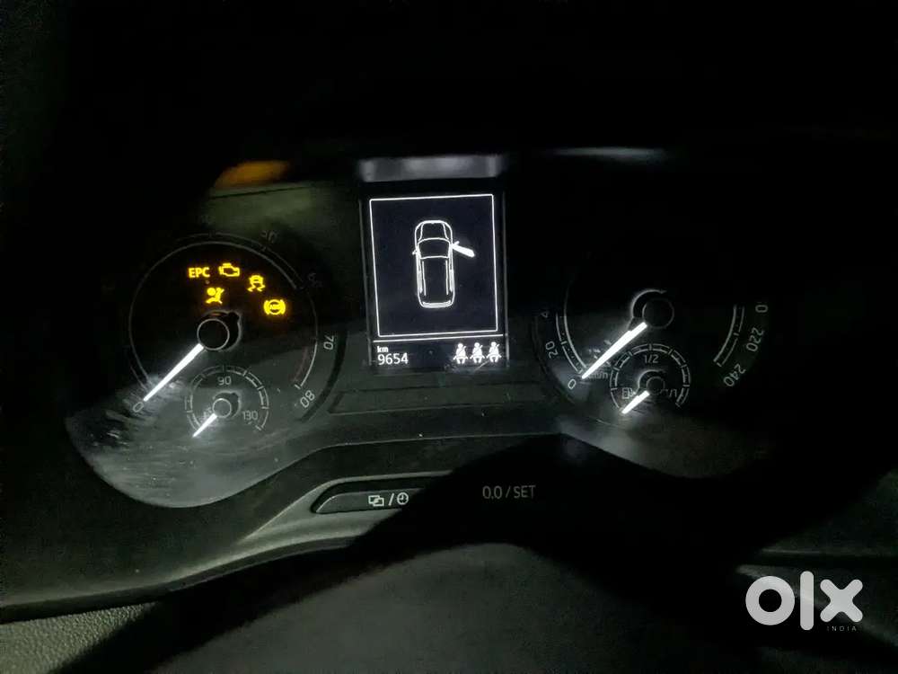 Skoda Kylaq 2025 Petrol 9568 Km Driven