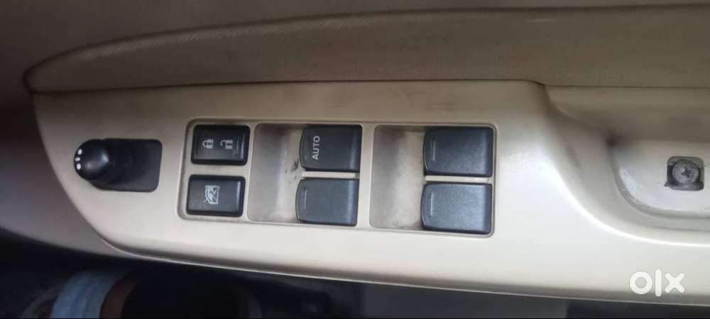 Maruti Suzuki Swift Dzire (2012)(petrol)