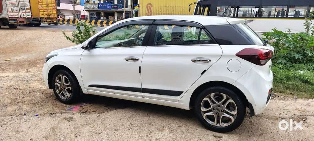 Hyundai I20 2019 Petrol 57800 Km Driven
