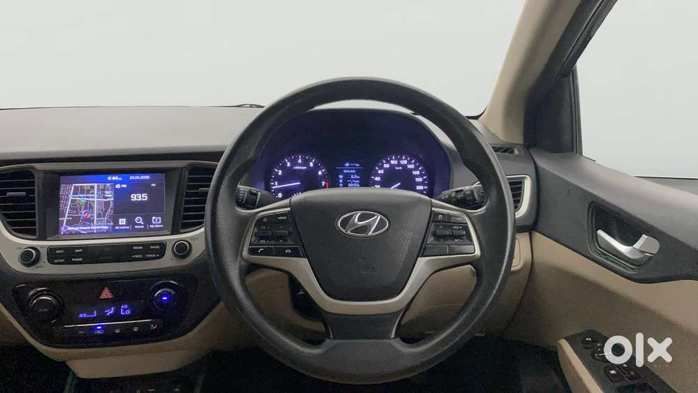 Hyundai Verna 1.6 Vtvt Sx, 2019, Petrol