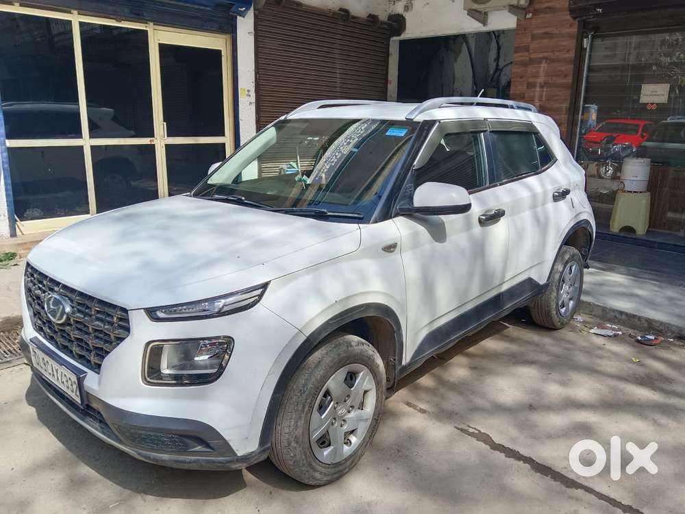 Hyundai Venue 1.2 S (o), 2022, Petrol