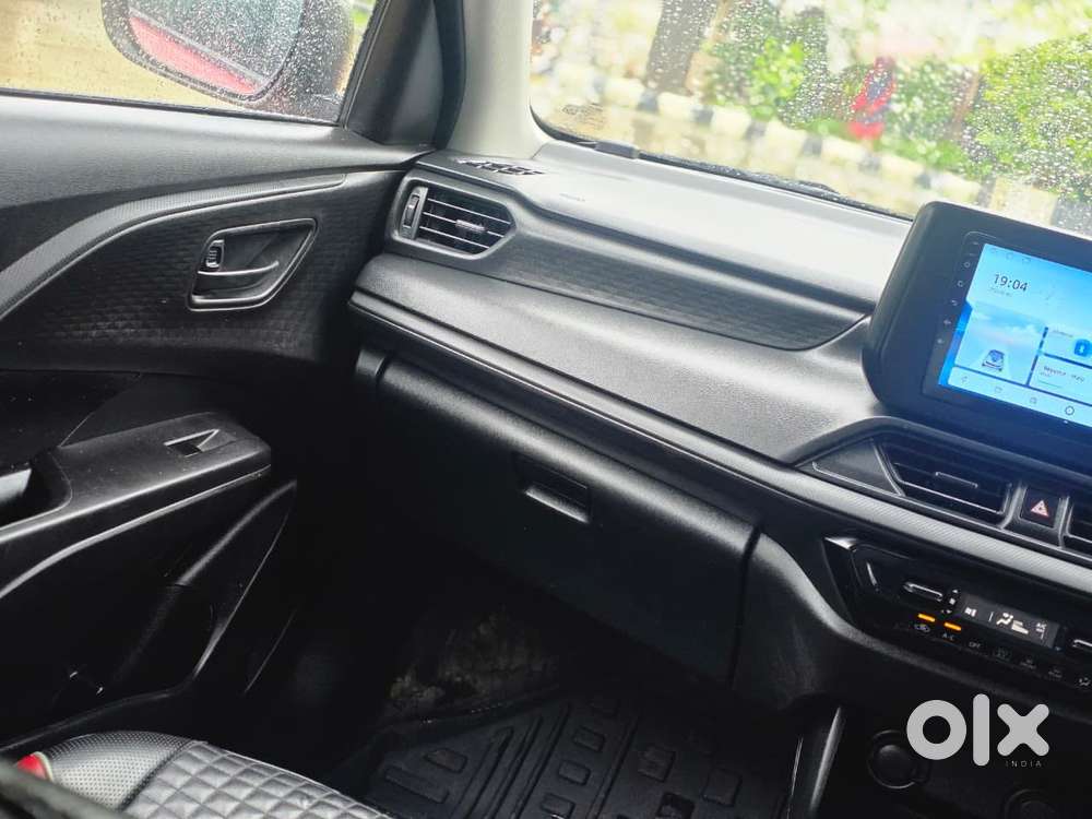 Maruti Suzuki Swift 1.2 Lxi (o), 2025, Petrol