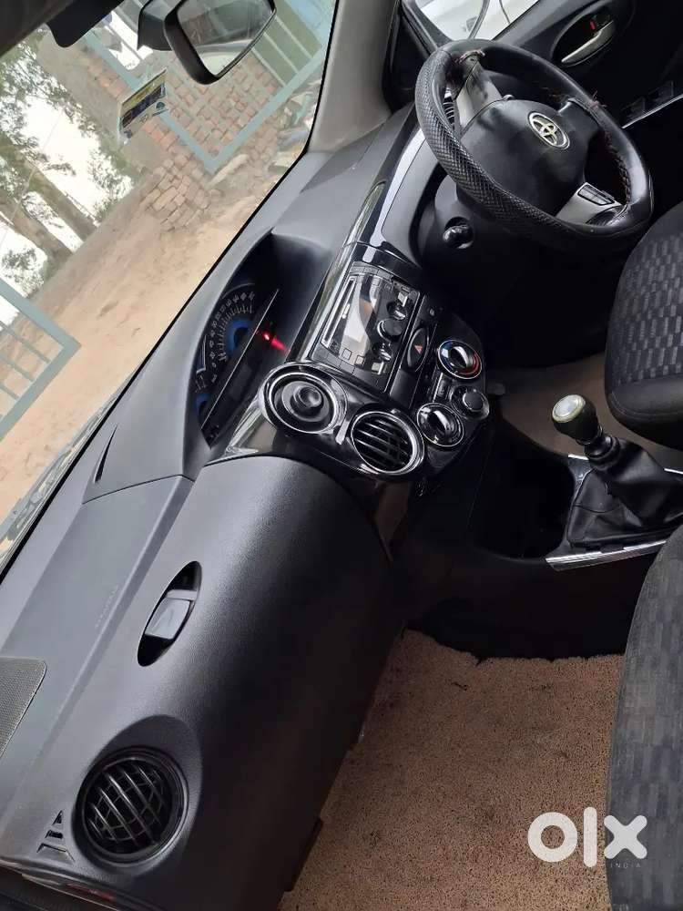Urgent Sale Toyota Etios Cross 2015 Diesel 97000 Km Driven