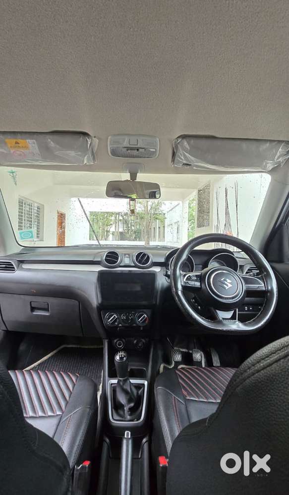 Maruti Suzuki Swift Vxi + Manual, 2022, Petrol