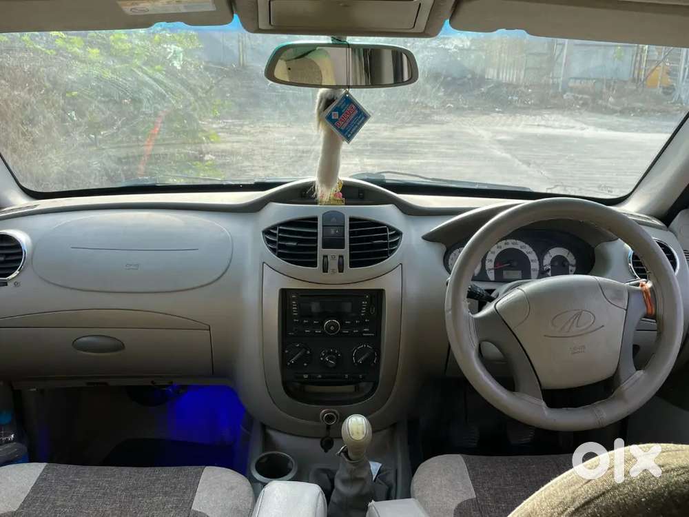 Mahindra Quanto C8