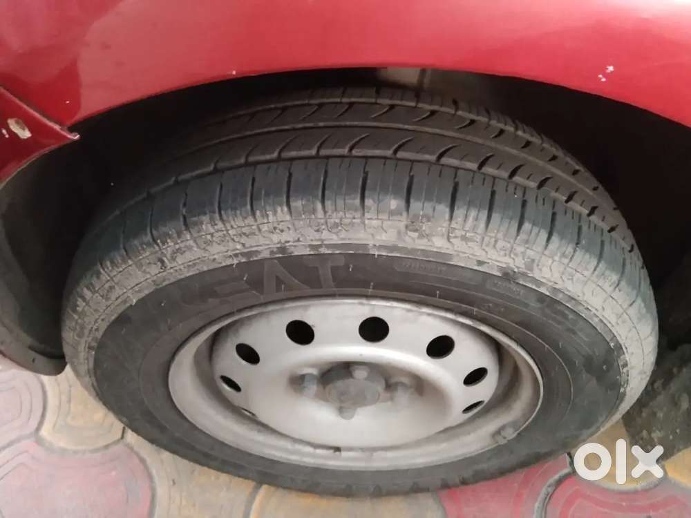 Maruti Suzuki Swift Lxi 2014
