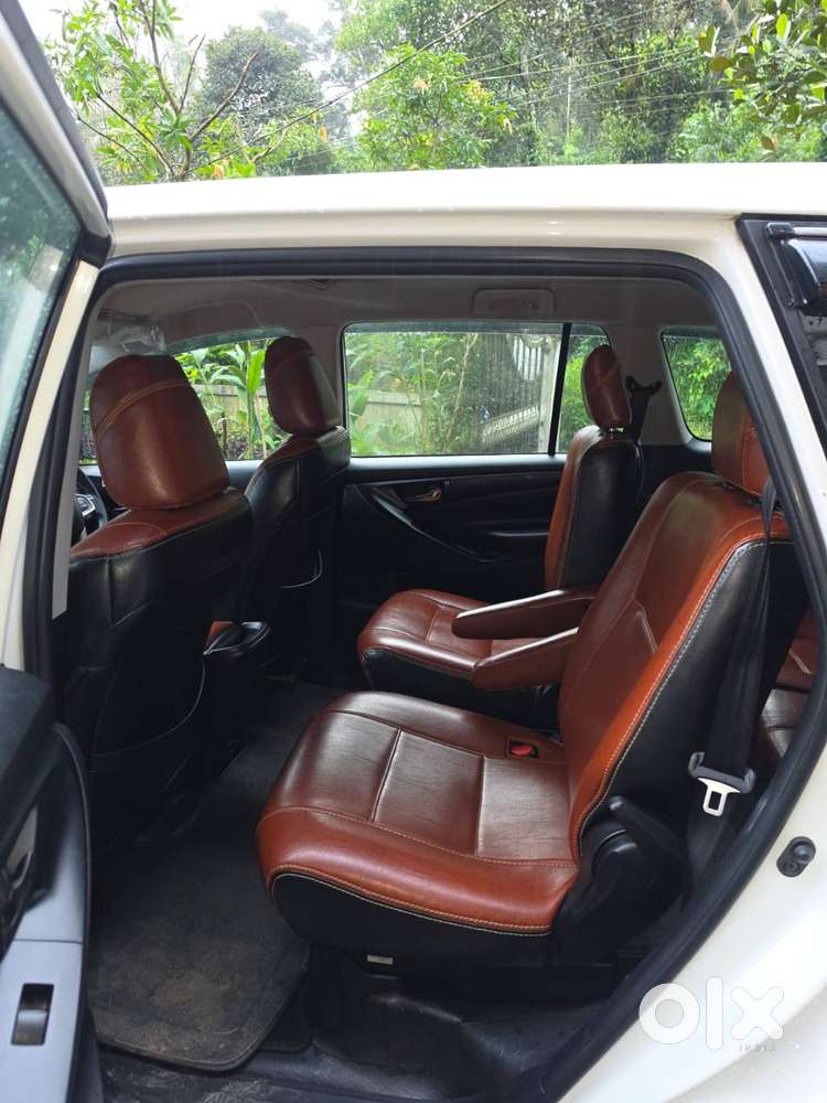 Toyota Innova Crysta 2.4g (at) 2022 Diesel