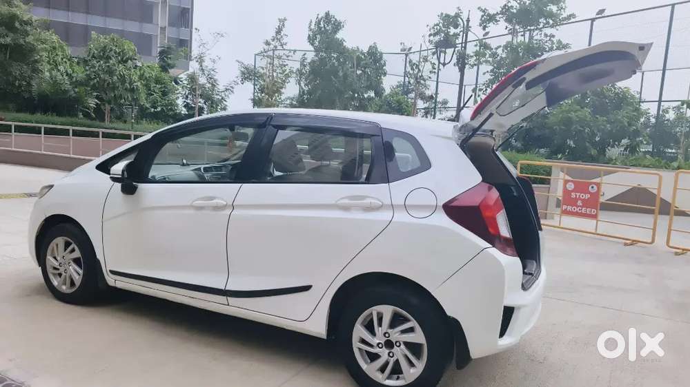 Spinny And Dealers Don't Call Family Used Car Well Maintained