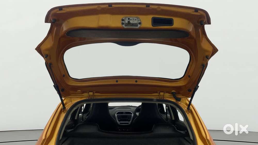 Tata Tiago 1.2 Revotron Xt, 2016, Petrol