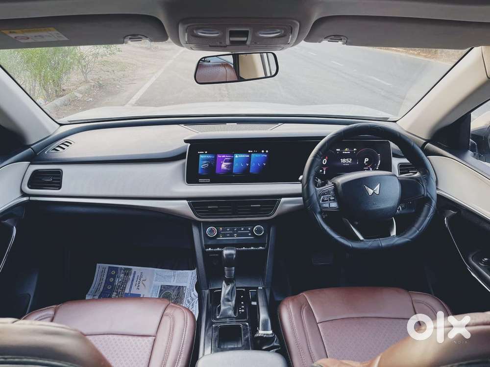 Mahindra Xuv700 2.2 Ax 5 Diesel At Str, 2022, Diesel