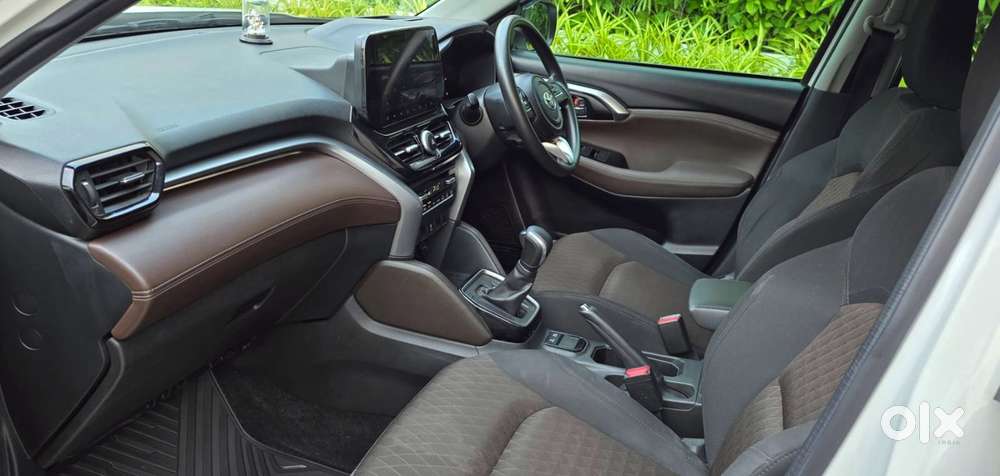 Toyota Urban Cruiser 1.5 Mid Grade At, 2024, Petrol