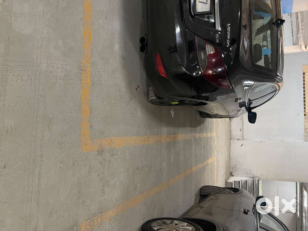 Hyundai Verna Fludic 1.6 Crdi Sx Auto  (company Alloy Wheels)
