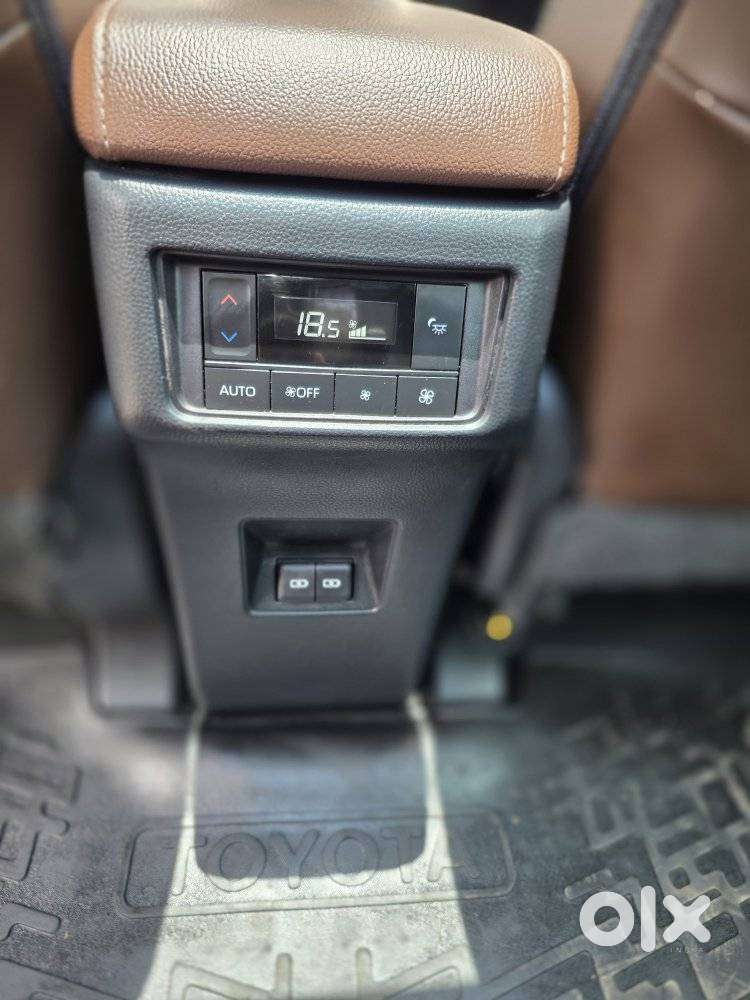 Toyota Innova Hycross 2.0 Zx (o) Hybrid 7 Str, 2023, Petrol