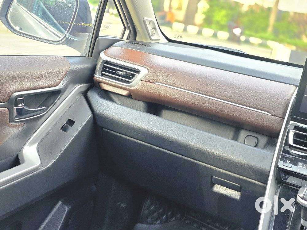 Toyota Innova Hycross 2.0 Zx (o) Hybrid 7 Str, 2024, Petrol