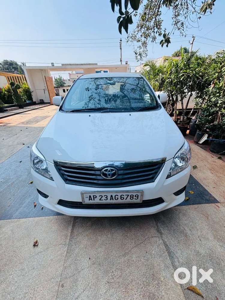 Toyota Innova 2012 Diesel Well Maintained