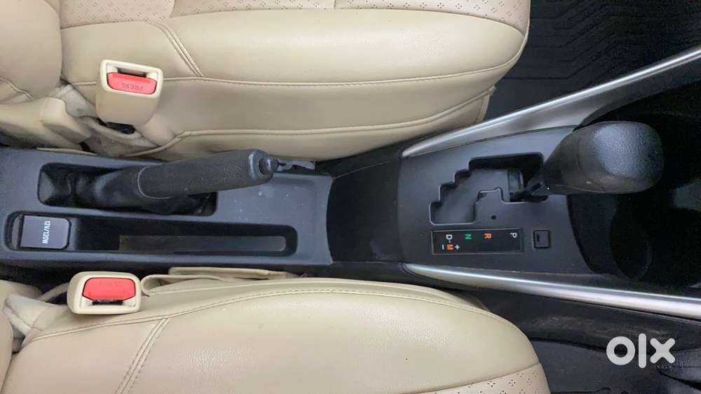 Toyota Yaris J Cvt, 2020, Petrol