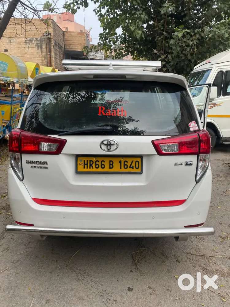 Innova Crysta 7+1 Sofa Seats