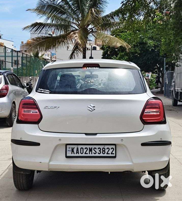 Maruti Suzuki Swift Vxi + Manual, 2022, Petrol