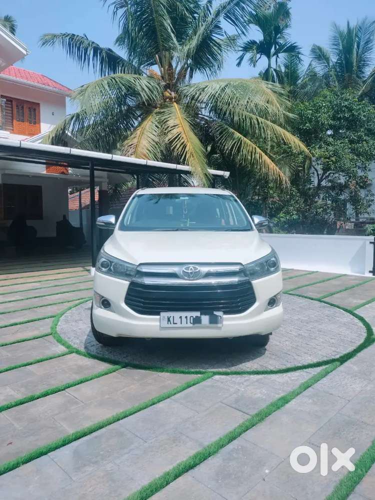 Toyota Innova Crysta 2016 Diesel Well Maintained