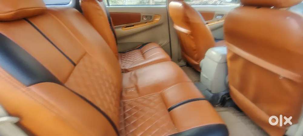 Toyota Innova 2010 Diesel 222000 Km Driven Insurance Runing