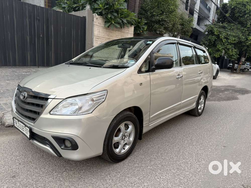 Toyota Innova 2.5 G (diesel) 8 Seater Bs Iv, 2015, Diesel