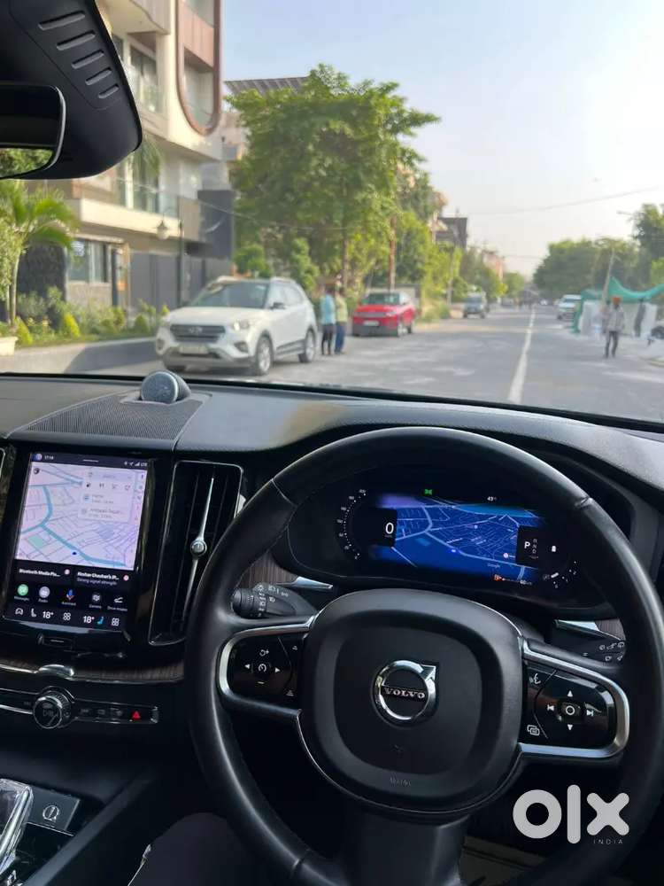 Volvo Xc60 2022 Petrol 14200 Km Driven