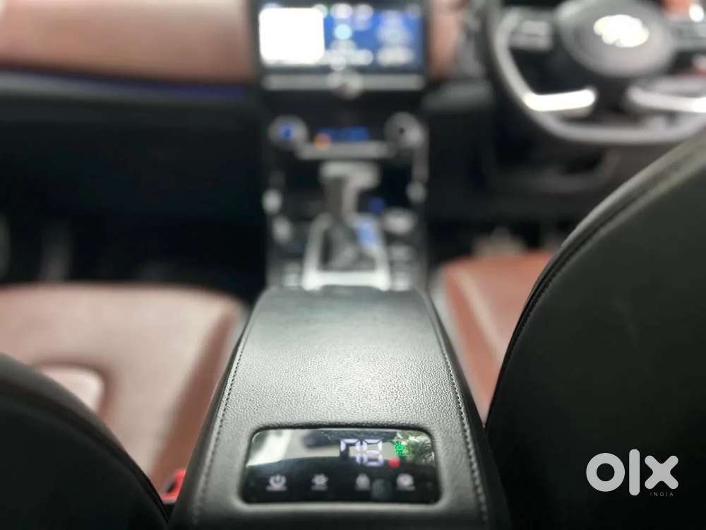Hyundai Alcazar 2.0 Signature (o) Petrol At 6 Str, 2022, Petrol