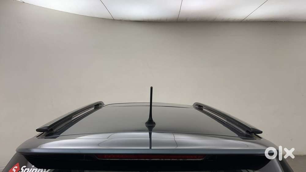 Mahindra Xuv300 1.2 W8 (o) Amt Petrol, 2022, Petrol