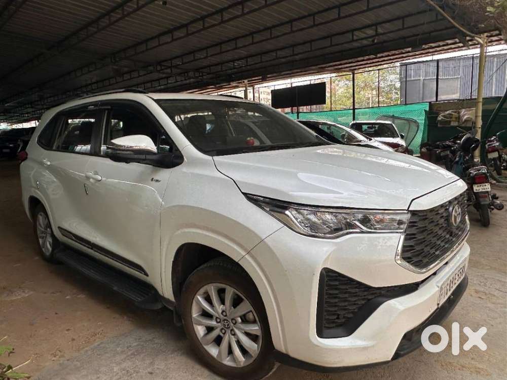 Toyota Innova Hycross 2.0 Vx Hybrid 7 Str, 2025, Petrol
