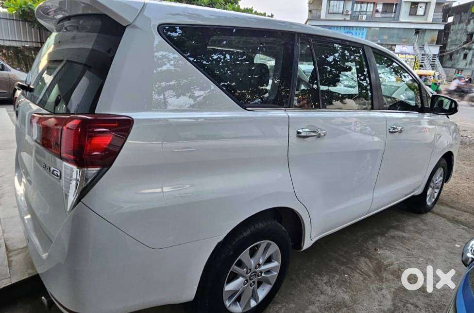 Toyota Innova Crysta 2.4 G Plus Mt 8 Str, 2019, Diesel