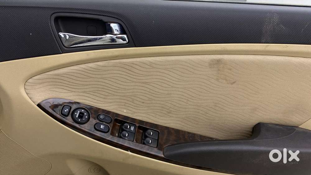 Hyundai Verna Fluidic 1.6 Vtvt Sx, 2013, Petrol