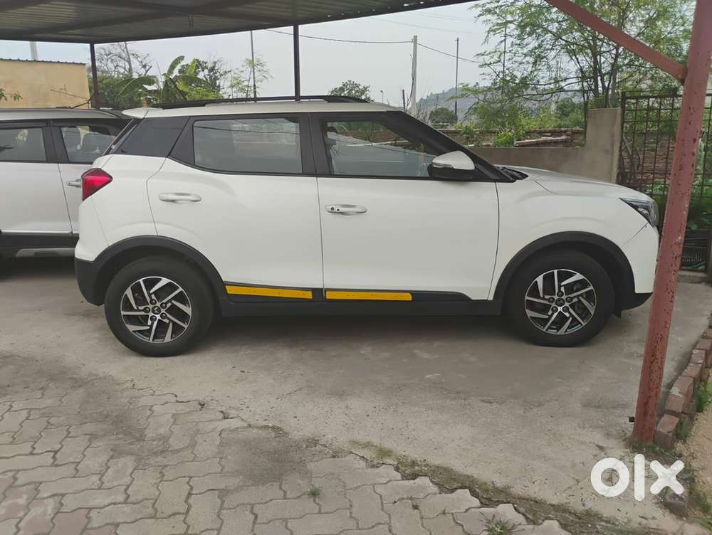 Mahindra Xuv300 Diesel 2023 (1.5 W8 Manual)